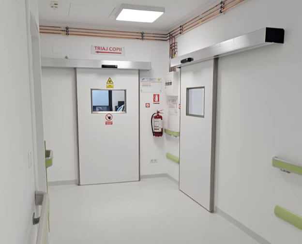 Usi HPL pentru Spital